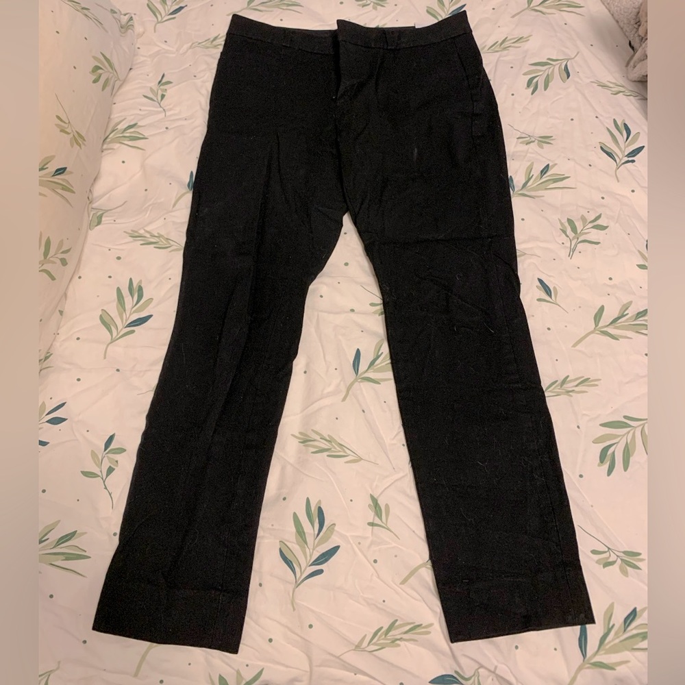 Banana Republic cropped black Sloan pant. Size 4.